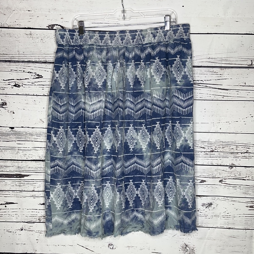 6th & Lane Bryant NWT 18/20 Blue Chambray w/ Aztec Embroidery Raw Hemline Skirt